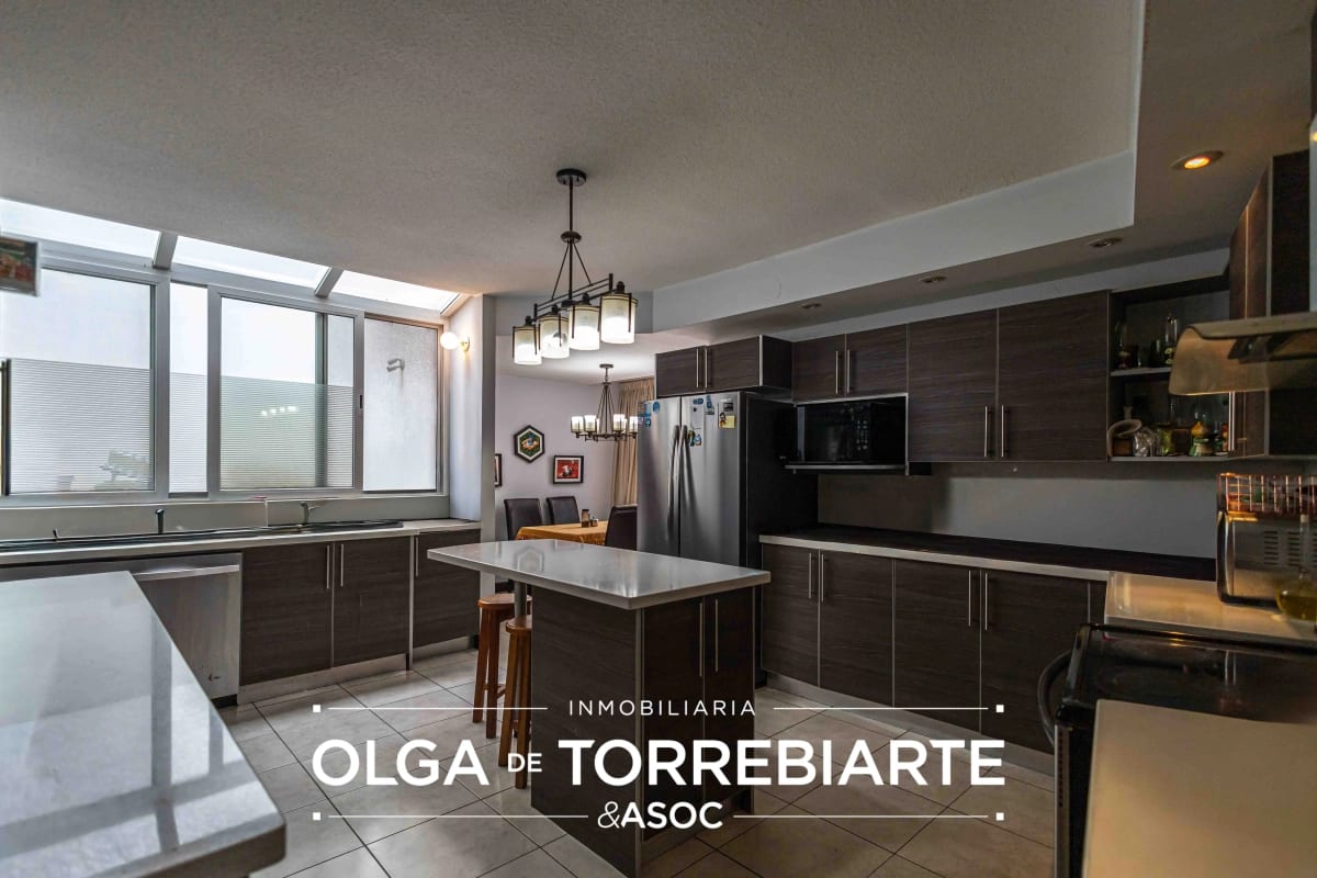Casa en Campos de San Isidro, Zona 16 — Casa en Venta en Campos de San Isidro II, Zona 16, Guatemala, Ciudad — foto 9 de 17