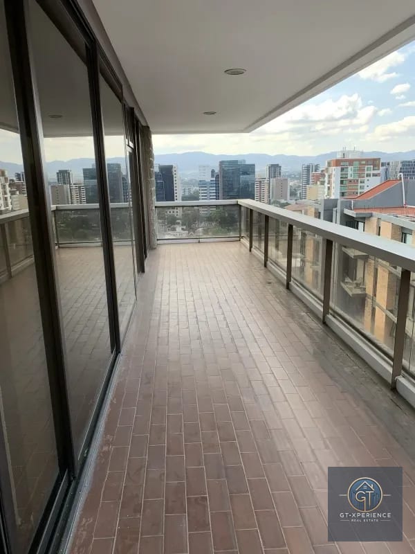 Lindo y amplio apartamento en Tiffany II, Zona 10 — Apartamento en Venta en Tiffany II, Zona 10, Guatemala, Ciudad — foto 5 de 17