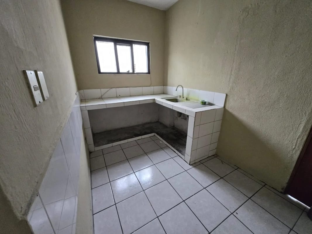 Casa para uso comercial en renta!! Excelente ubicación en zona 9 — Casa en Alquiler en Zona 9, Guatemala, Ciudad — foto 8 de 12