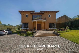 Casa en San Pedro Las Huertas, Antigua Guatemala — Casa en Venta en San Pedro Las Huertas, Antigua, Sacatepéquez — miniatura 1 de 17
