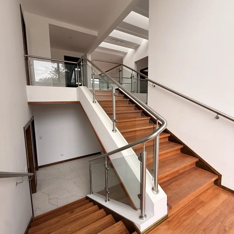 Casa en venta NUEVA | Piscina | Jardín | 5 hab | Sausalito Fraijanes — Casa en Venta en Sausalito, Carretera a El Salvador, Guatemala, Ciudad — foto 11 de 16