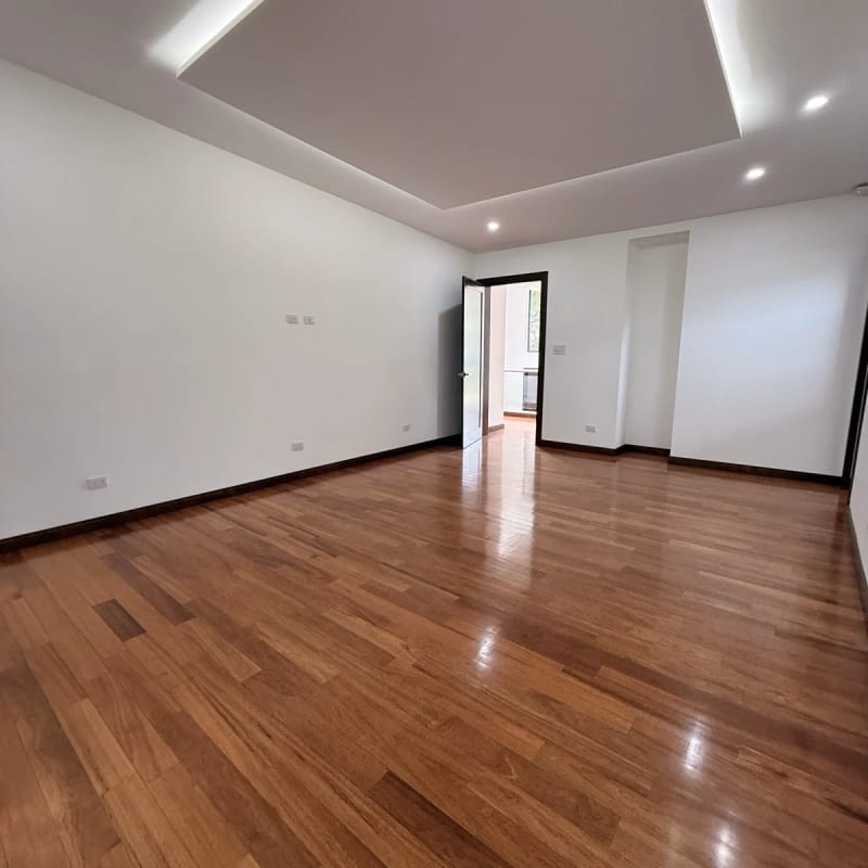 Casa en venta NUEVA | Piscina | Jardín | 5 hab | Sausalito Fraijanes — Casa en Venta en Sausalito, Carretera a El Salvador, Guatemala, Ciudad — foto 5 de 16