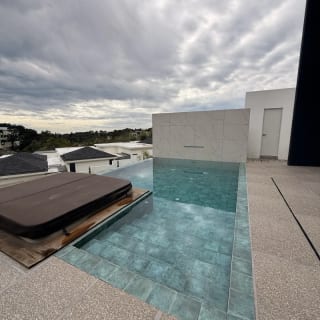 Casa en venta NUEVA | Piscina | Jardín | 5 hab | Sausalito Fraijanes — Casa en Venta en Sausalito, Carretera a El Salvador, Guatemala, Ciudad — miniatura 2 de 16