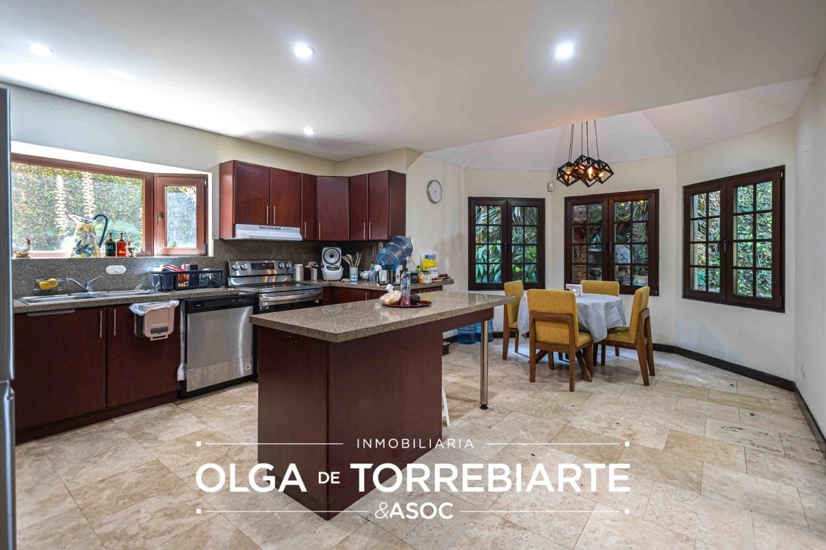 Casa en Encinos de Muxbal — Casa en Venta en Muxbal, Guatemala, Ciudad — foto 11 de 16