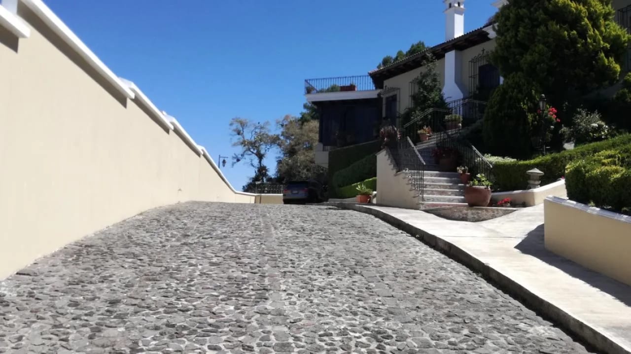 Casa en venta, San Miguel Buenavista (Lo de Ubieto), Km. 8 Carretera a Santa Catarina Pinula — Casa en Venta en Santa Catarina Pinula, Guatemala, Ciudad — foto 2 de 12