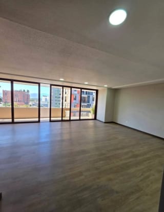 Amplio apartamento en venta zona 10 — Apartamento en Venta en Zona 10, Guatemala, Ciudad — miniatura 1 de 9