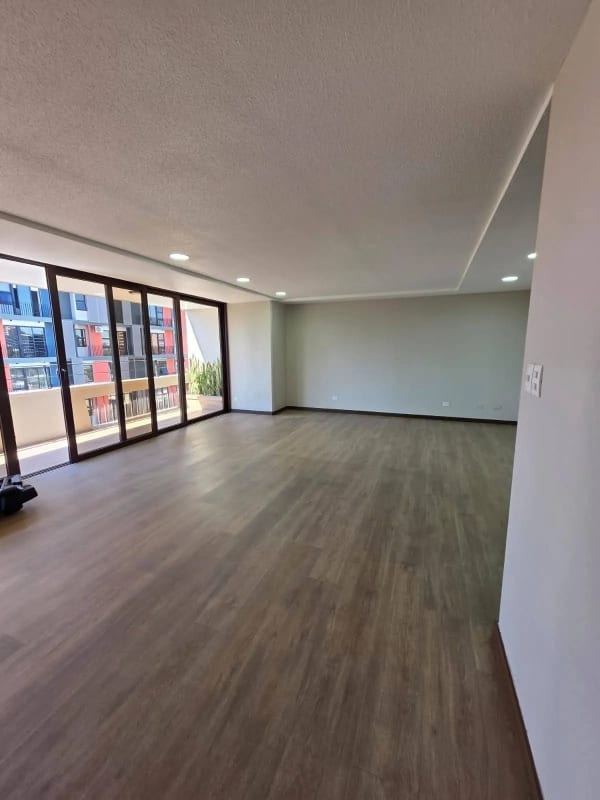 Amplio apartamento en venta zona 10 — Apartamento en Venta en Zona 10, Guatemala, Ciudad — foto 9 de 9