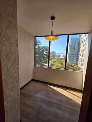Amplio apartamento en venta zona 10 — Apartamento en Venta en Zona 10, Guatemala, Ciudad — miniatura 5 de 9