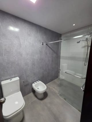 Amplio apartamento en venta zona 10 — Apartamento en Venta en Zona 10, Guatemala, Ciudad — miniatura 4 de 9
