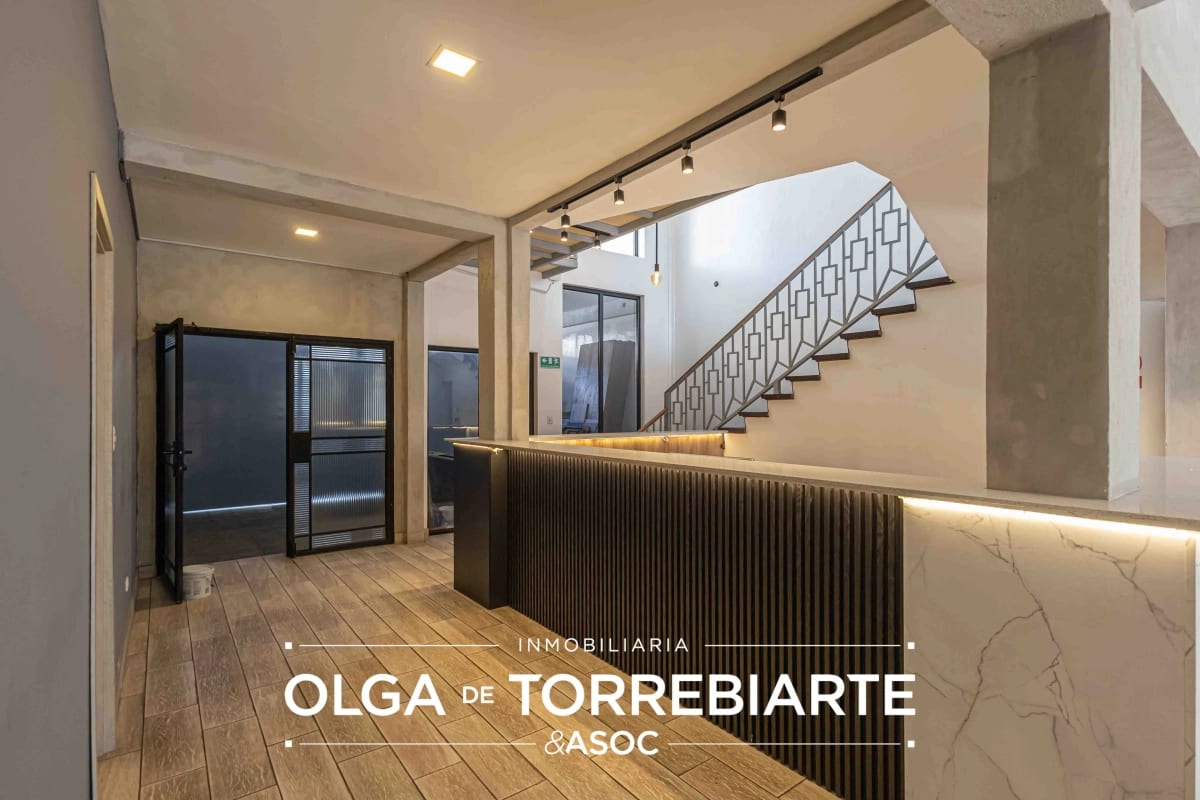 Casa remodelada para oficina en Zona 10 — Casa en Venta en Zona 10, Guatemala, Ciudad — foto 2 de 12