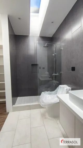 Casa Moderna de Lujo en Venta – Hacienda Nueva Golf Club — Casa en Venta en Hacienda Nueva, San José Pinula, Guatemala, Ciudad — miniatura 3 de 16