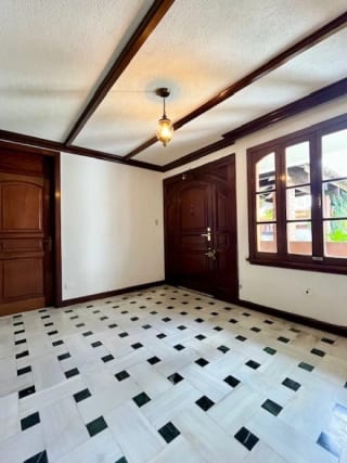 Zona 14 La Villa Vendo casa adentro garita para vivienda u oficinas — Casa en Venta en Zona 14, Guatemala, Ciudad — miniatura 8 de 8