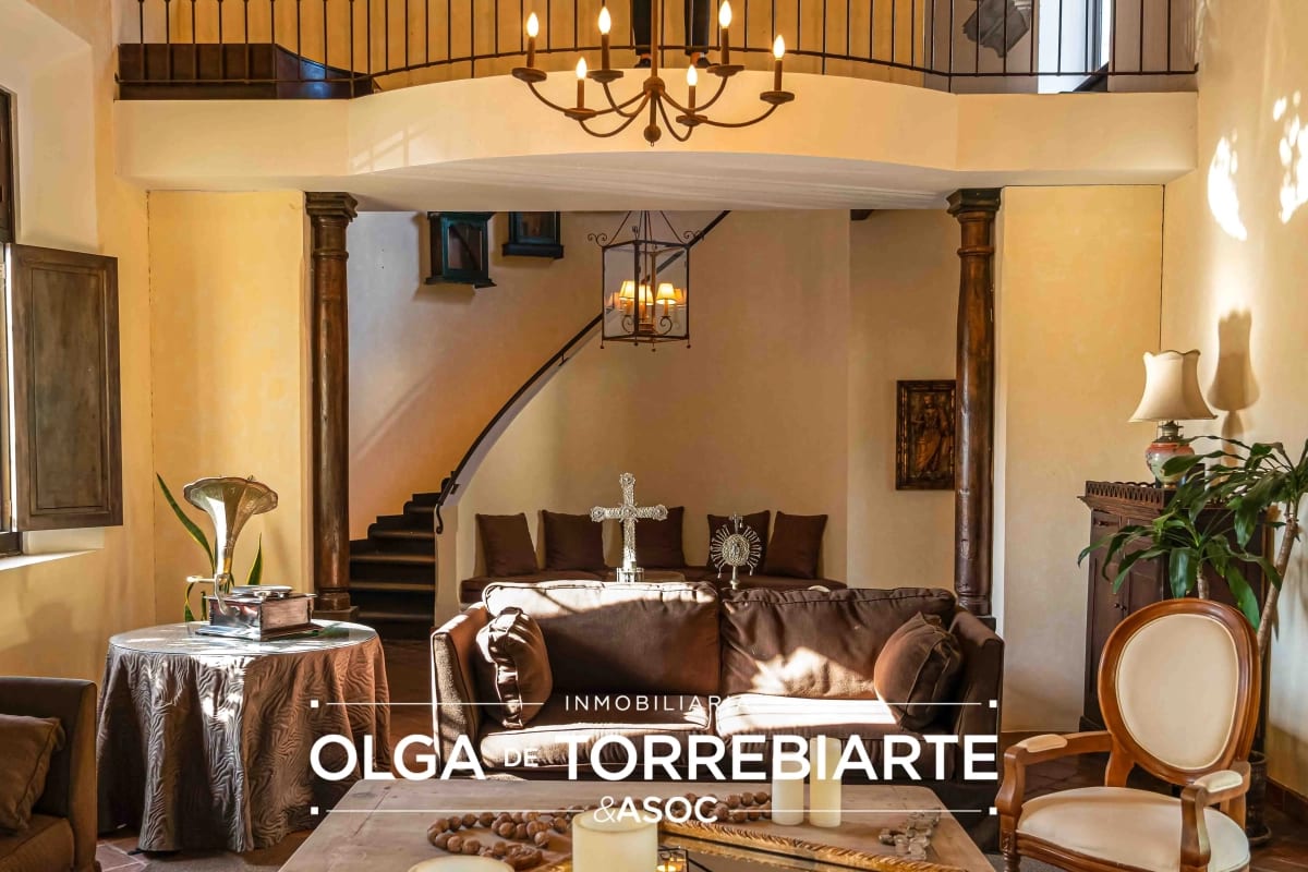 Casa amueblada en Condominio Jacarandas y Gravileas, Antigua Guatemala — Casa en Venta en Antigua, Sacatepéquez — foto 2 de 17