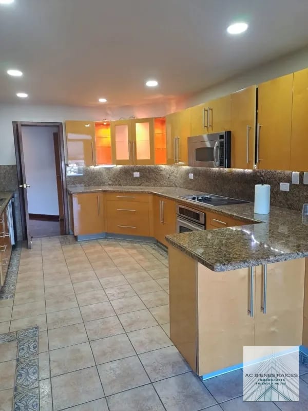 Lujoso apartamento en L Excellence zona 14 — Apartamento en Alquiler en L'Excellence, Zona 14, Guatemala, Ciudad — foto 14 de 16