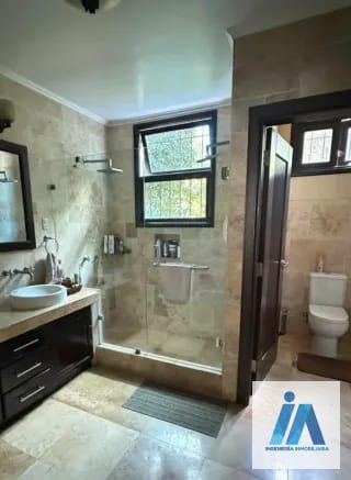 CASA EN VENTA📍Condominio El Encinal, Mixco Destaca por sus finos acabados — Casa en Venta en Zona 6 Mixco, Guatemala, Ciudad — miniatura 7 de 17