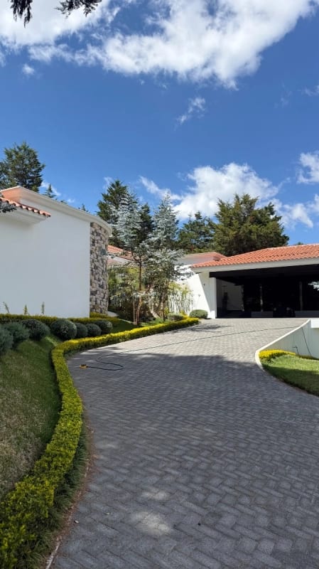 Casa en Venta en Hacienda Nueva — Casa en Venta en Hacienda Nueva, San José Pinula, Guatemala, Ciudad — foto 1 de 13