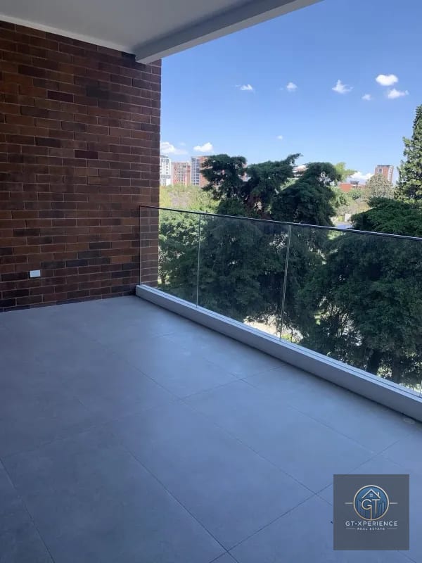 Lindo y amplio apartamento en edificio Echo, zona 14 — Apartamento en Alquiler en Echo, Zona 14, Guatemala, Ciudad — foto 11 de 14