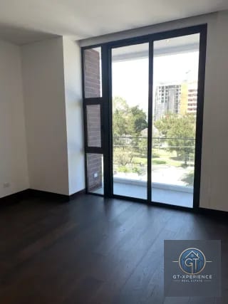 Lindo y amplio apartamento en edificio Echo, zona 14 — Apartamento en Alquiler en Echo, Zona 14, Guatemala, Ciudad — miniatura 5 de 14