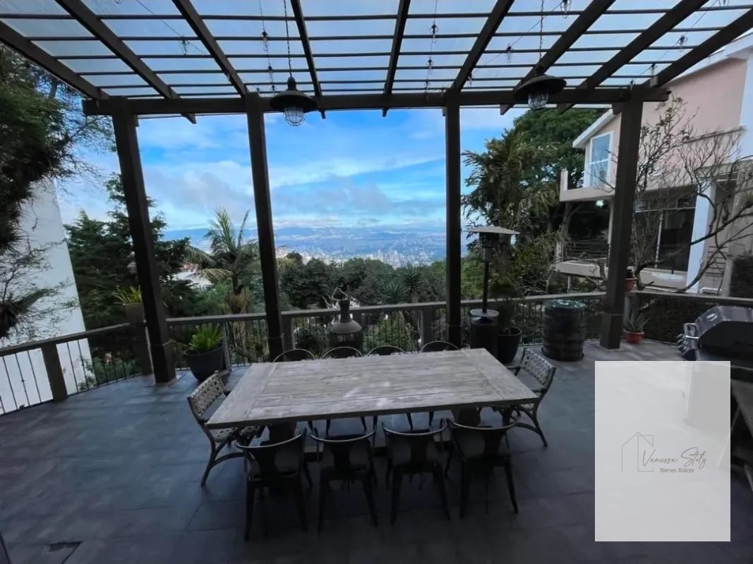 Hermosa casa en venta Montebello 2, Km 10.5 CAES — Casa en Venta en Santa Catarina Pinula, Guatemala, Ciudad — foto 13 de 16
