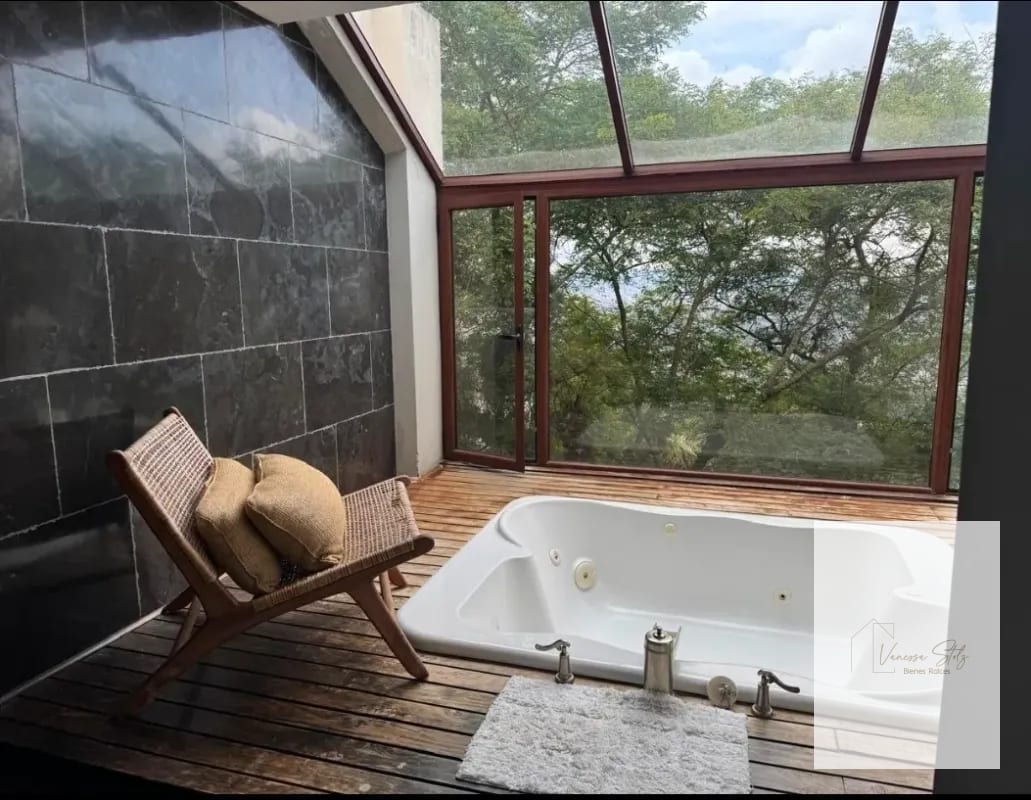 Hermosa casa en venta Montebello 2, Km 10.5 CAES — Casa en Venta en Santa Catarina Pinula, Guatemala, Ciudad — foto 7 de 16
