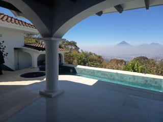 Vendo Espectacular Mansión de Lujo en Altos de Montebello. CAES. — Casa en Venta en Santa Catarina Pinula, Carretera a El Salvador, Guatemala, Ciudad — miniatura 17 de 17