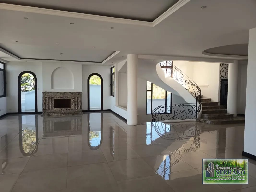 Vendo Espectacular Mansión de Lujo en Altos de Montebello. CAES. — Casa en Venta en Santa Catarina Pinula, Carretera a El Salvador, Guatemala, Ciudad — foto 16 de 17