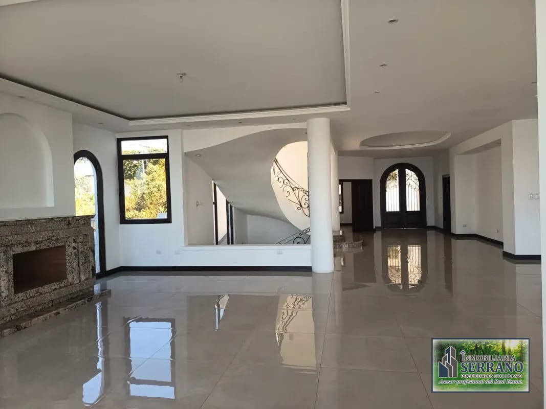 Vendo Espectacular Mansión de Lujo en Altos de Montebello. CAES. — Casa en Venta en Santa Catarina Pinula, Carretera a El Salvador, Guatemala, Ciudad — foto 12 de 17
