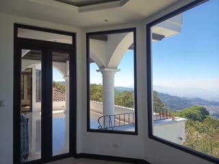Vendo Espectacular Mansión de Lujo en Altos de Montebello. CAES. — Casa en Venta en Santa Catarina Pinula, Carretera a El Salvador, Guatemala, Ciudad — miniatura 7 de 17