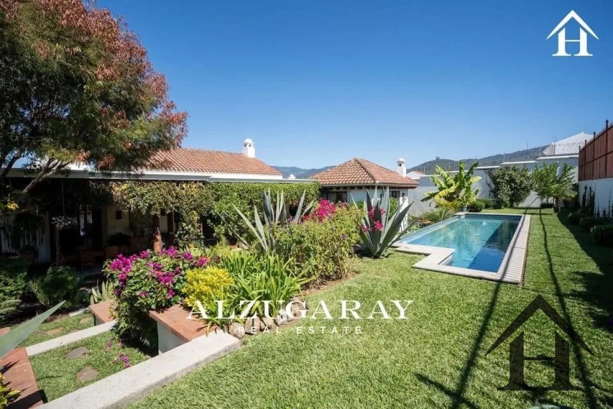 casa de 1 nivel con piscina / amueblada / condominio Antigua — Casa en Venta en Antigua, Sacatepéquez — foto 1 de 11