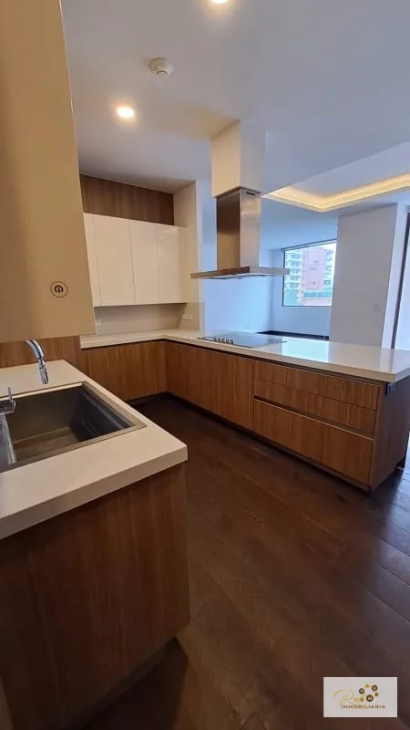 APARTAMENTO DE LUJO EN VENTA 📍 Edificio Echo – Zona 14 — Apartamento en Venta en Echo, Zona 14, Guatemala, Ciudad — foto 10 de 15
