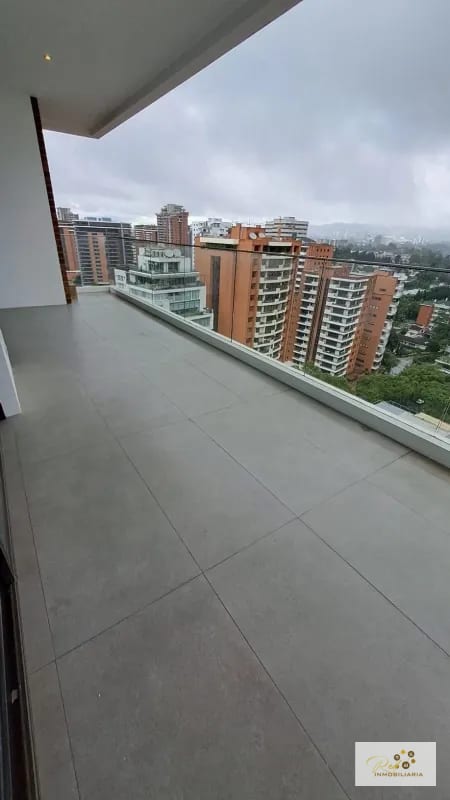 APARTAMENTO DE LUJO EN VENTA 📍 Edificio Echo – Zona 14 — Apartamento en Venta en Echo, Zona 14, Guatemala, Ciudad — foto 7 de 15