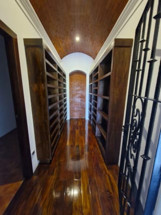 Amplia casa en Las Cumbres zona 16 — Casa en Venta en Las Cumbres, Zona 16, Guatemala, Ciudad — miniatura 8 de 17