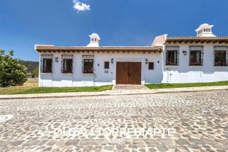 Casa amueblada en Paseo Antigua, Antigua Guatemala — Casa en Venta en Antigua, Sacatepéquez — miniatura 1 de 17