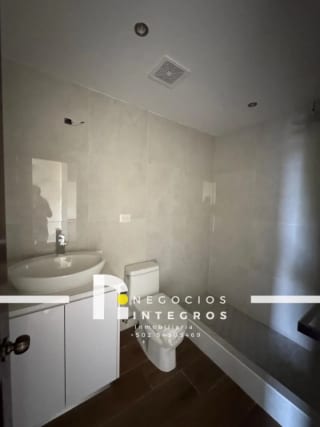 Vendo Apartamento Remodelado, Impuestos Incluidos, Milenia Oakland Z.10 — Apartamento en Venta en Milenia, Zona 10, Guatemala, Ciudad — miniatura 5 de 16