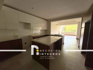 Vendo Apartamento Remodelado, Impuestos Incluidos, Milenia Oakland Z.10 — Apartamento en Venta en Milenia, Zona 10, Guatemala, Ciudad — miniatura 5 de 17