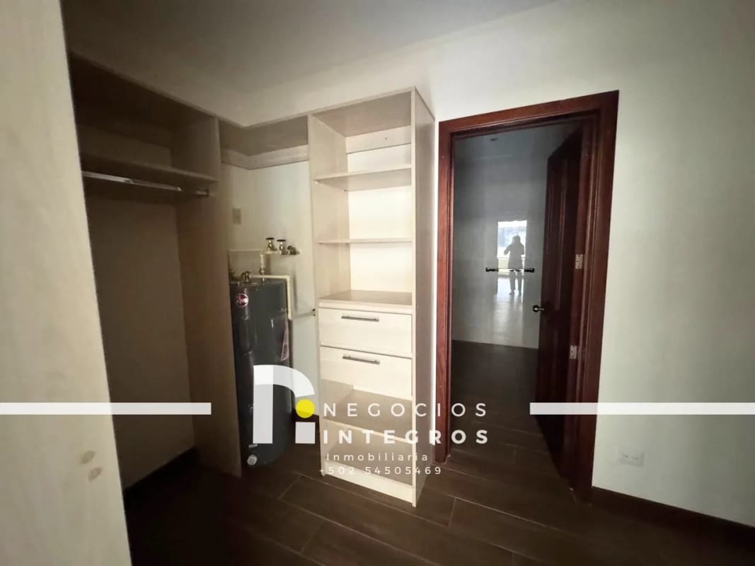 Vendo Apartamento Remodelado, Impuestos Incluidos, Milenia Oakland Z.10 — Apartamento en Venta en Milenia, Zona 10, Guatemala, Ciudad — foto 5 de 17