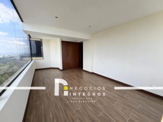 Vendo Apartamento Remodelado, Impuestos Incluidos, Milenia Oakland Z.10 — Apartamento en Venta en Milenia, Zona 10, Guatemala, Ciudad — miniatura 12 de 16