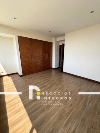 Vendo Apartamento Remodelado, Impuestos Incluidos, Milenia Oakland Z.10 — Apartamento en Venta en Milenia, Zona 10, Guatemala, Ciudad — miniatura 4 de 16