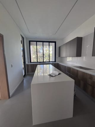 Venta de preciosa casa en Legado del Bosque con doble acceso por santa Rosalía y zona 16 — Casa en Venta en Bellas Luces, Santa Catarina Pinula, Guatemala, Ciudad — miniatura 3 de 4