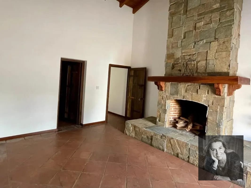𝗩𝗘𝗡𝗧𝗔 | Preciosa Casa Exclusiva en Hacienda del Comendador — Casa en Venta en Hacienda del comendador, San Miguel Dueñas, Sacatepéquez — foto 2 de 17