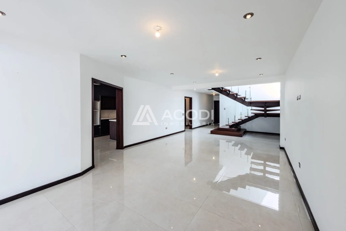 Casa en San Cristóbal, Zona 8 de Mixco — Casa en Venta en Zona 8 Mixco, Guatemala, Ciudad — foto 1 de 8