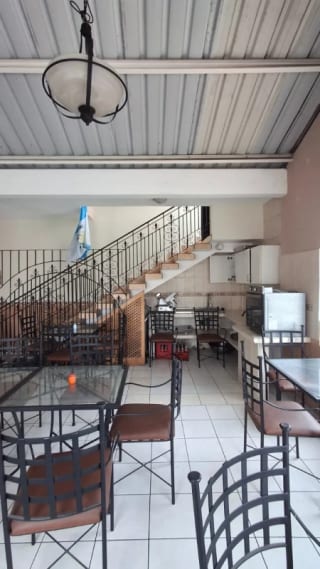 VENTA DE PROPIEDAD + NEGOCIO EN FUNCIONAMIENTO Café / Restaurante – Zona 1 (Sector Gerona, frente al Ministerio Público) — Casa en Venta en Zona 1, Guatemala, Ciudad — miniatura 4 de 8