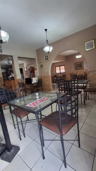 VENTA DE PROPIEDAD + NEGOCIO EN FUNCIONAMIENTO Café / Restaurante – Zona 1 (Sector Gerona, frente al Ministerio Público) — Casa en Venta en Zona 1, Guatemala, Ciudad — miniatura 2 de 8