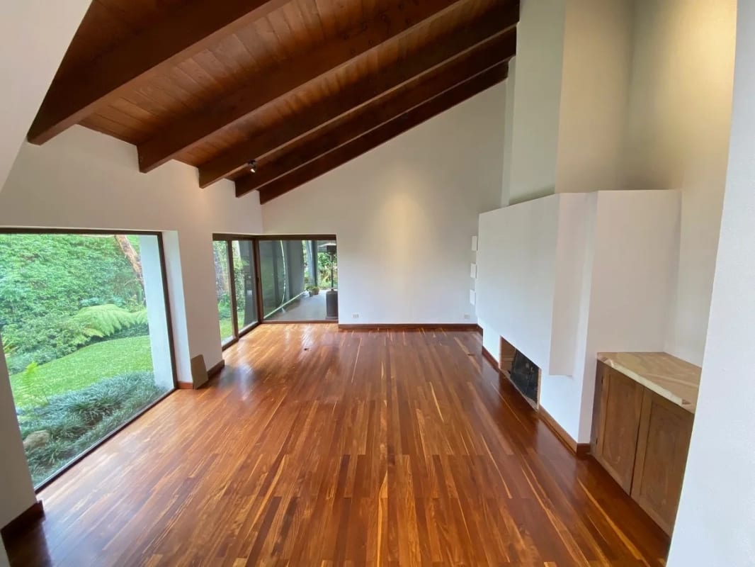 Linda Casa en Venta en KM.12.7 Carretera a el Salvador (copia) — Casa en Venta en Santa Catarina Pinula, Guatemala, Ciudad — foto 1 de 11