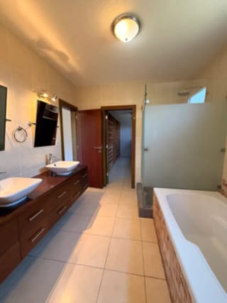 Casa en venta | 5 habitaciones | 5 parqueos | piscina | pérgola | Colinas de Castel CAES — Casa en Venta en Fraijanes, Carretera a El Salvador, Guatemala, Ciudad — miniatura 6 de 17