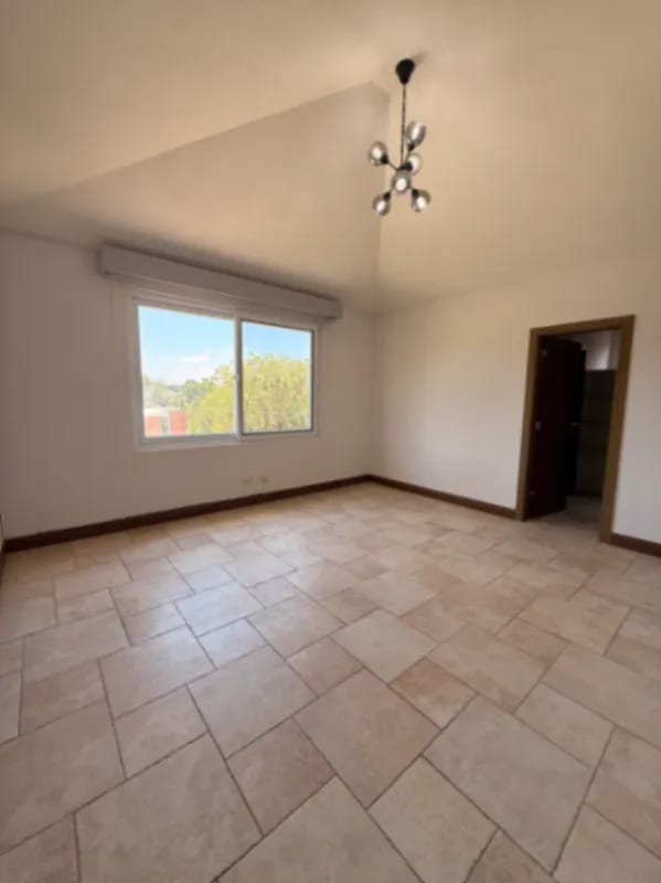 Casa en venta | 5 habitaciones | 5 parqueos | piscina | pérgola | Colinas de Castel CAES — Casa en Venta en Fraijanes, Carretera a El Salvador, Guatemala, Ciudad — foto 4 de 17